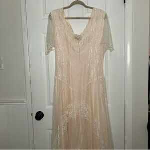 Susan Lane’s Country Elegance Vintage 80s Lace Wedding Dress